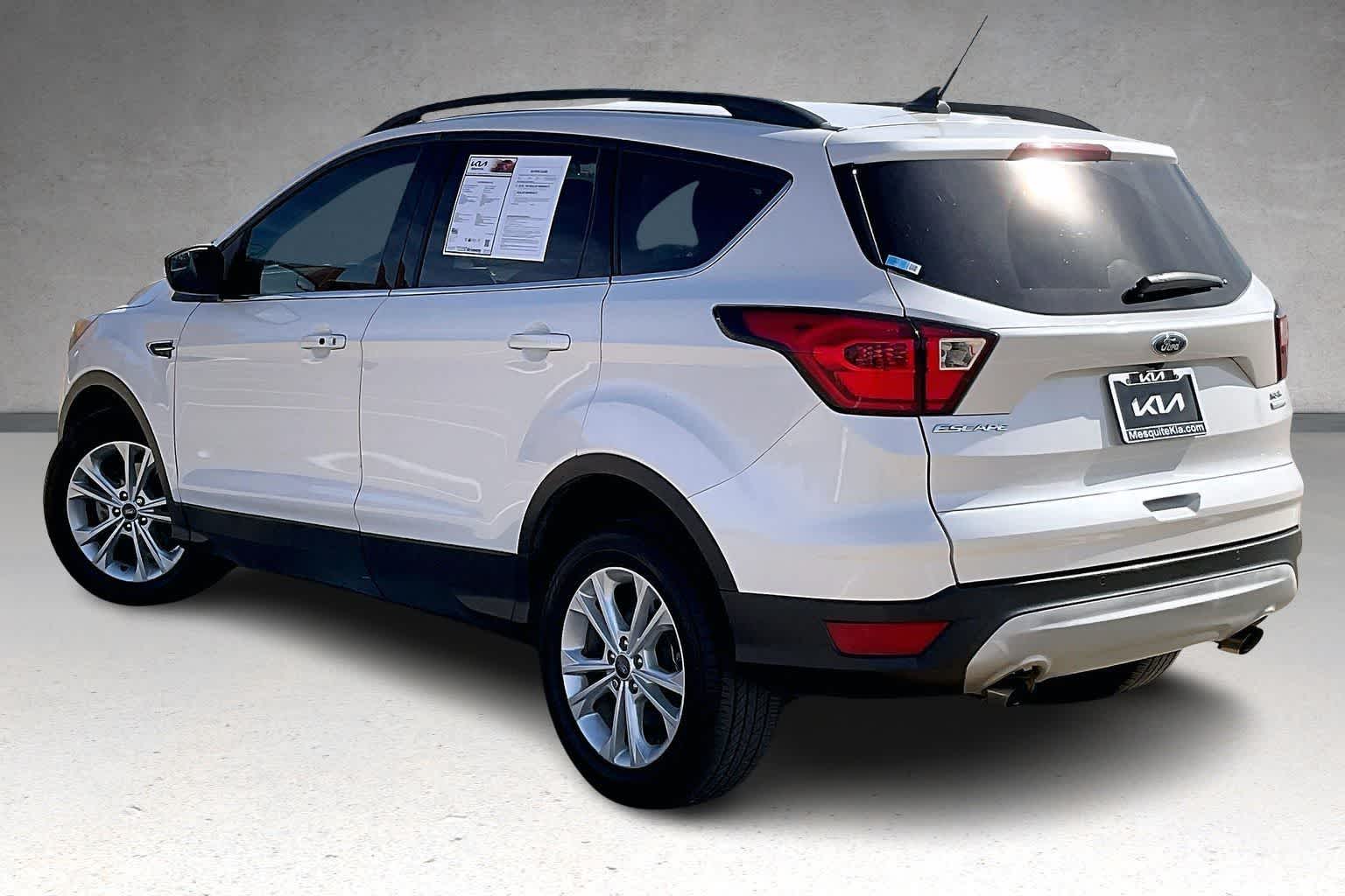 Thumbnail: 2019 Ford Escape - 4