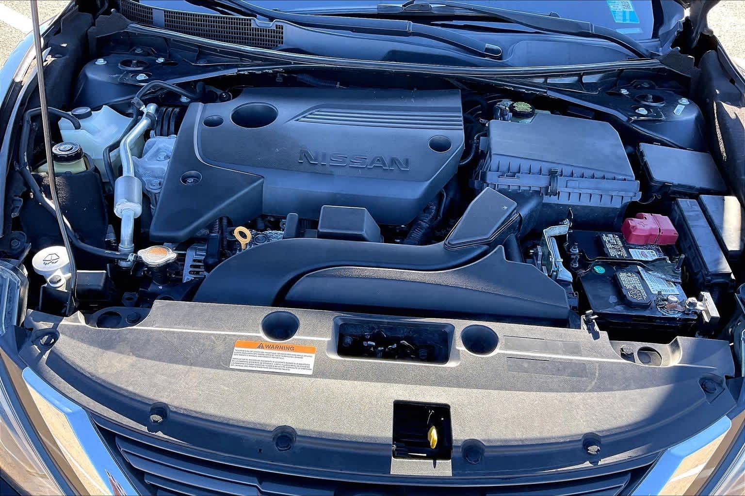 Thumbnail: 2017 Nissan Altima - 9