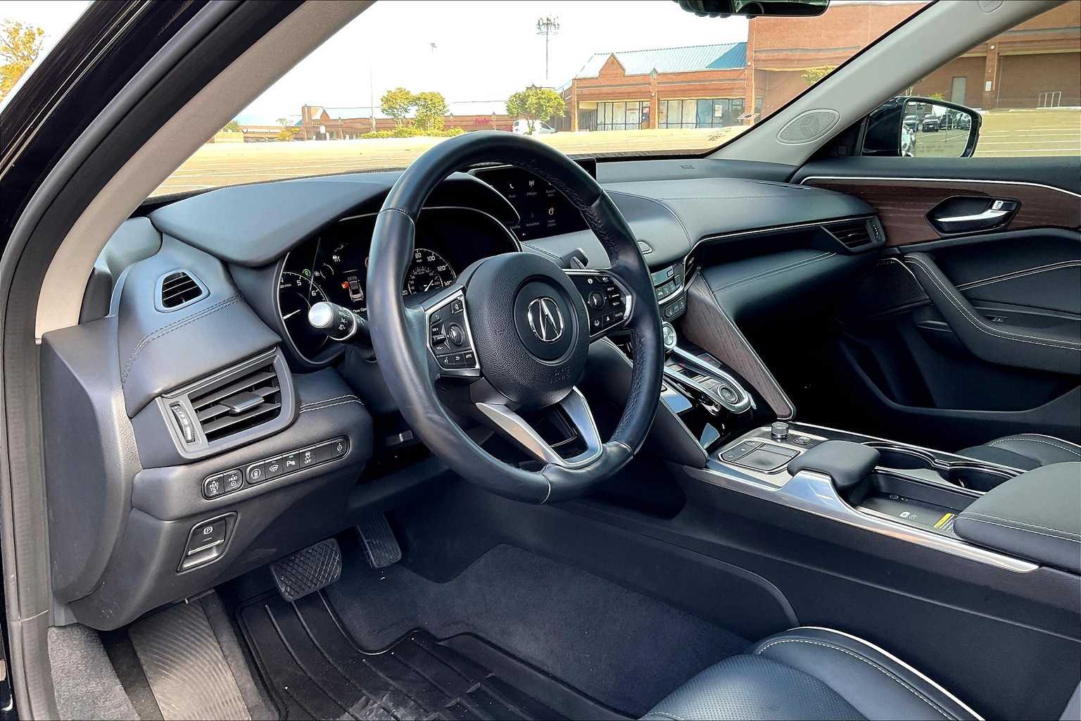 2022 Acura TLX SH-AWD Advance photo 2