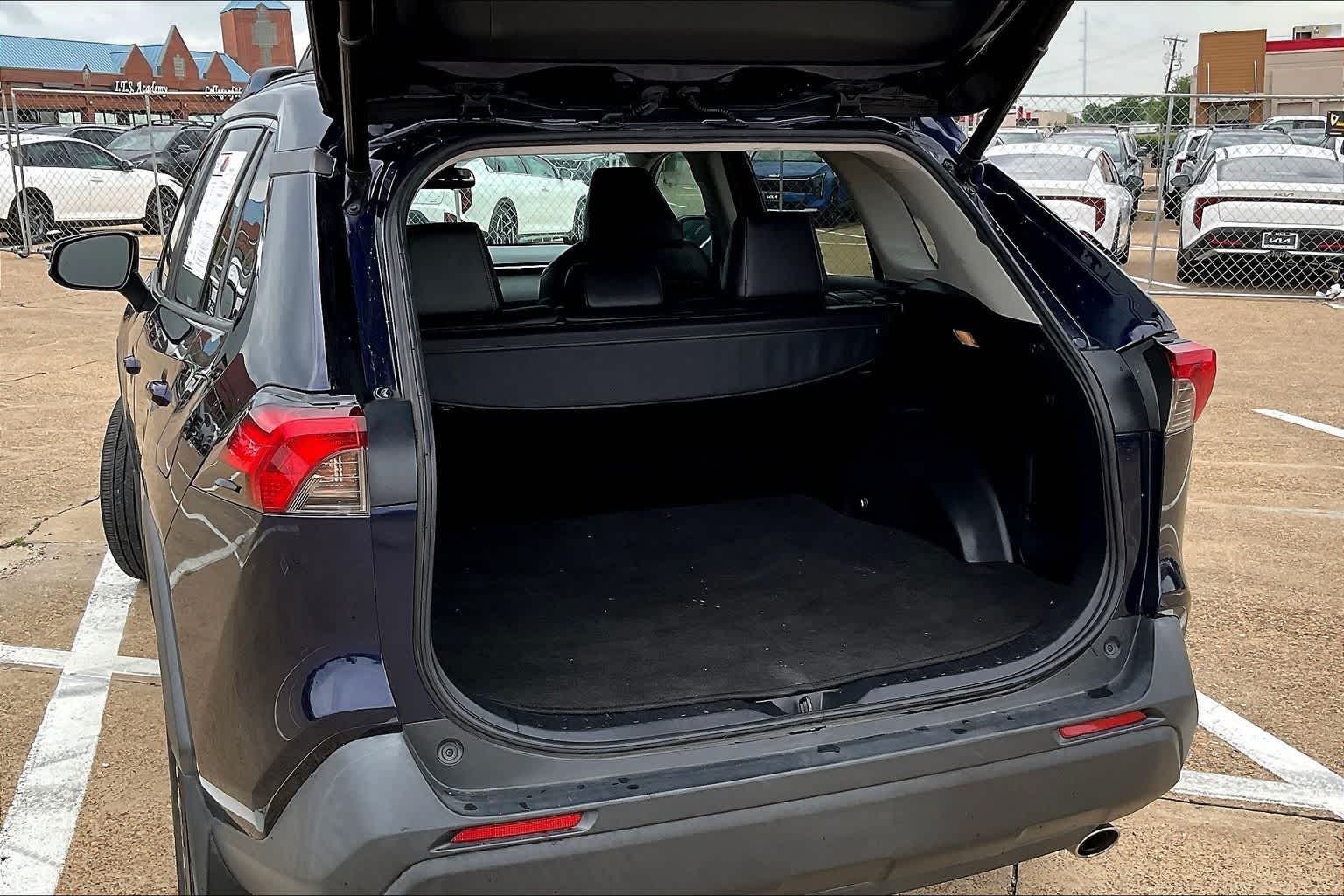 Thumbnail: 2020 Toyota RAV4 - 18