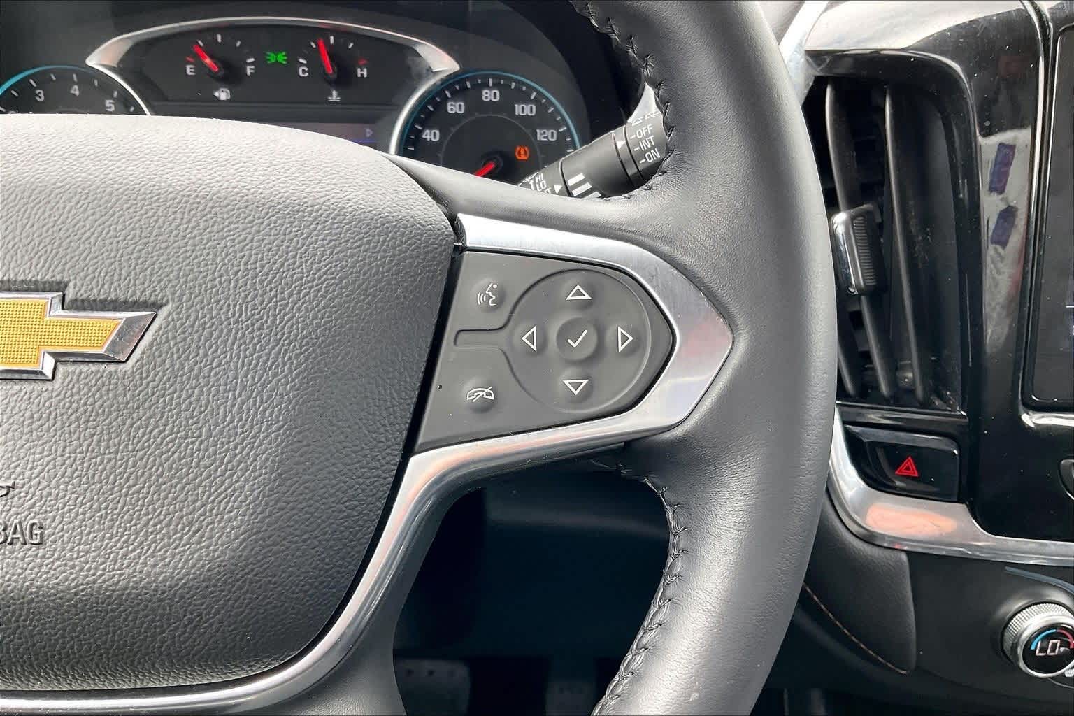 Thumbnail: 2020 Chevrolet Traverse - 25