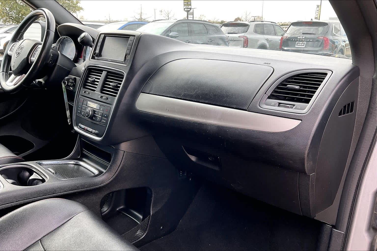 Thumbnail: 2019 Dodge Grand Caravan - 23