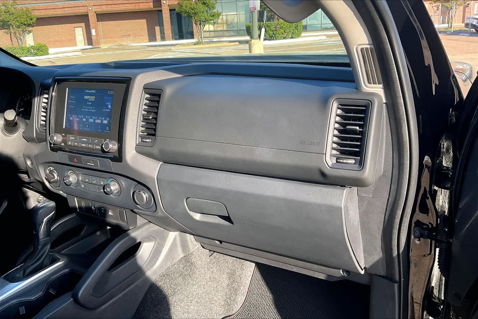 Thumbnail: 2022 Nissan Frontier - 23