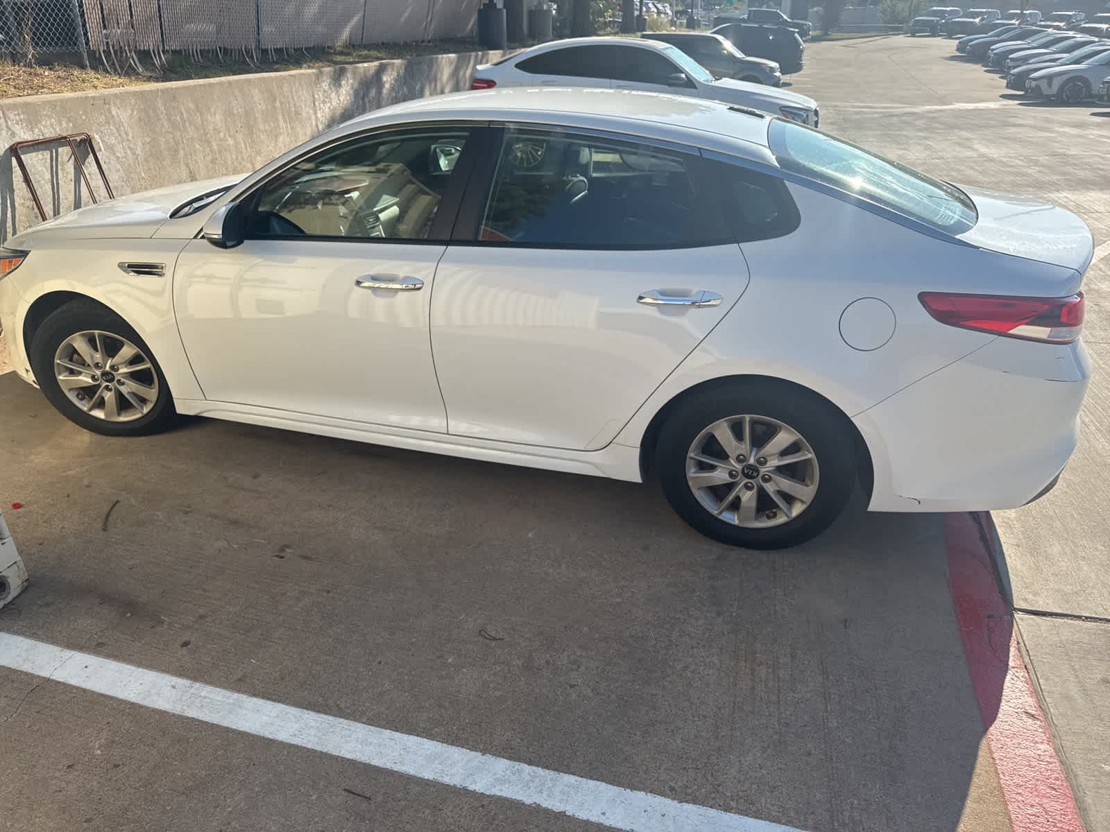 Thumbnail: 2016 Kia Optima - 2
