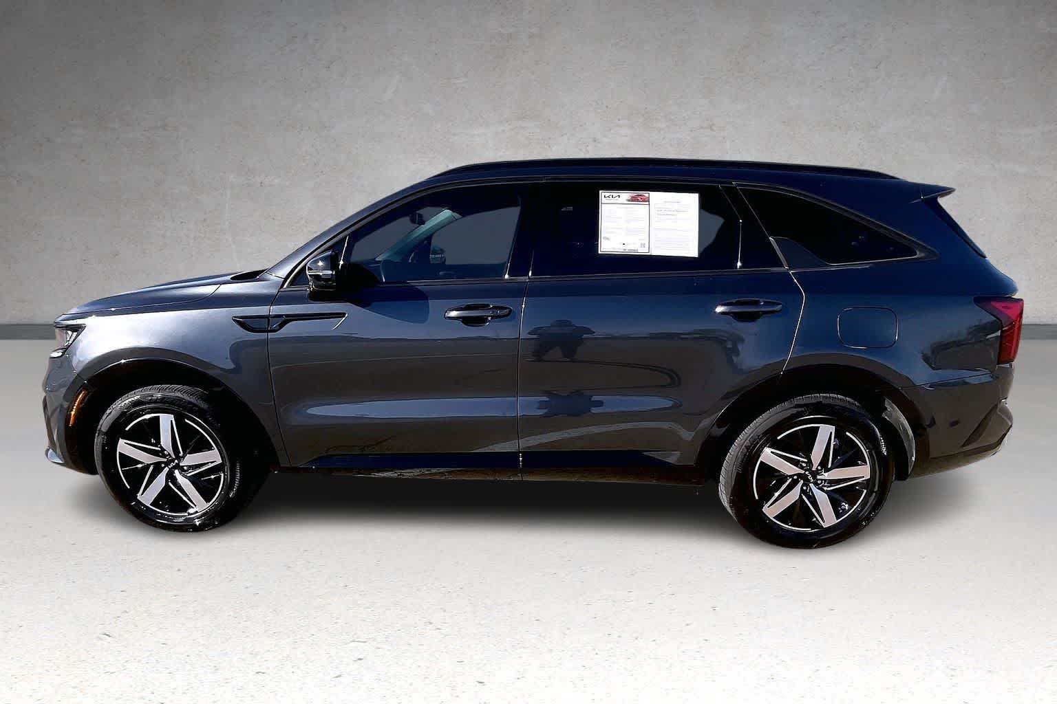 Thumbnail: 2023 Kia Sorento - 3