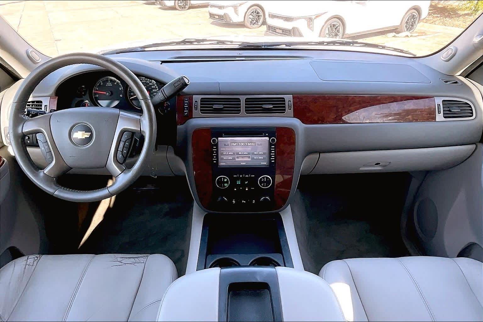 Thumbnail: 2013 Chevrolet Suburban - 10