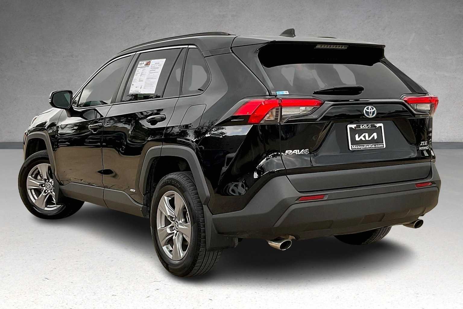 Thumbnail: 2022 Toyota RAV4 - 4