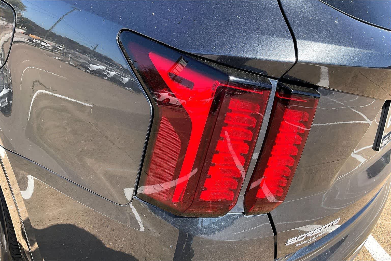 Thumbnail: 2023 Kia Sorento - 31