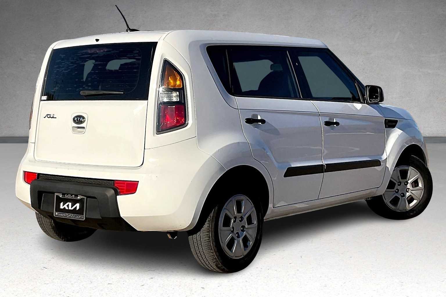 Thumbnail: 2011 Kia Soul - 21