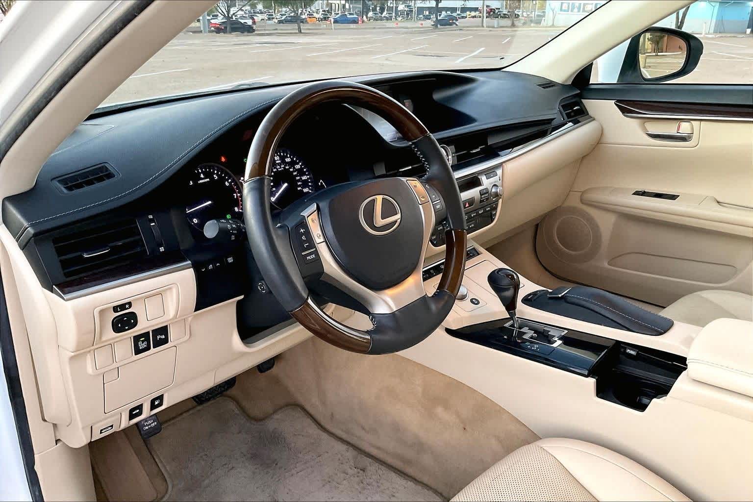 Thumbnail: 2013 Lexus ES - 2