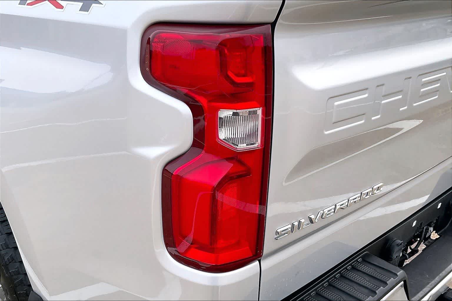 Thumbnail: 2019 Chevrolet Silverado 1500 - 31
