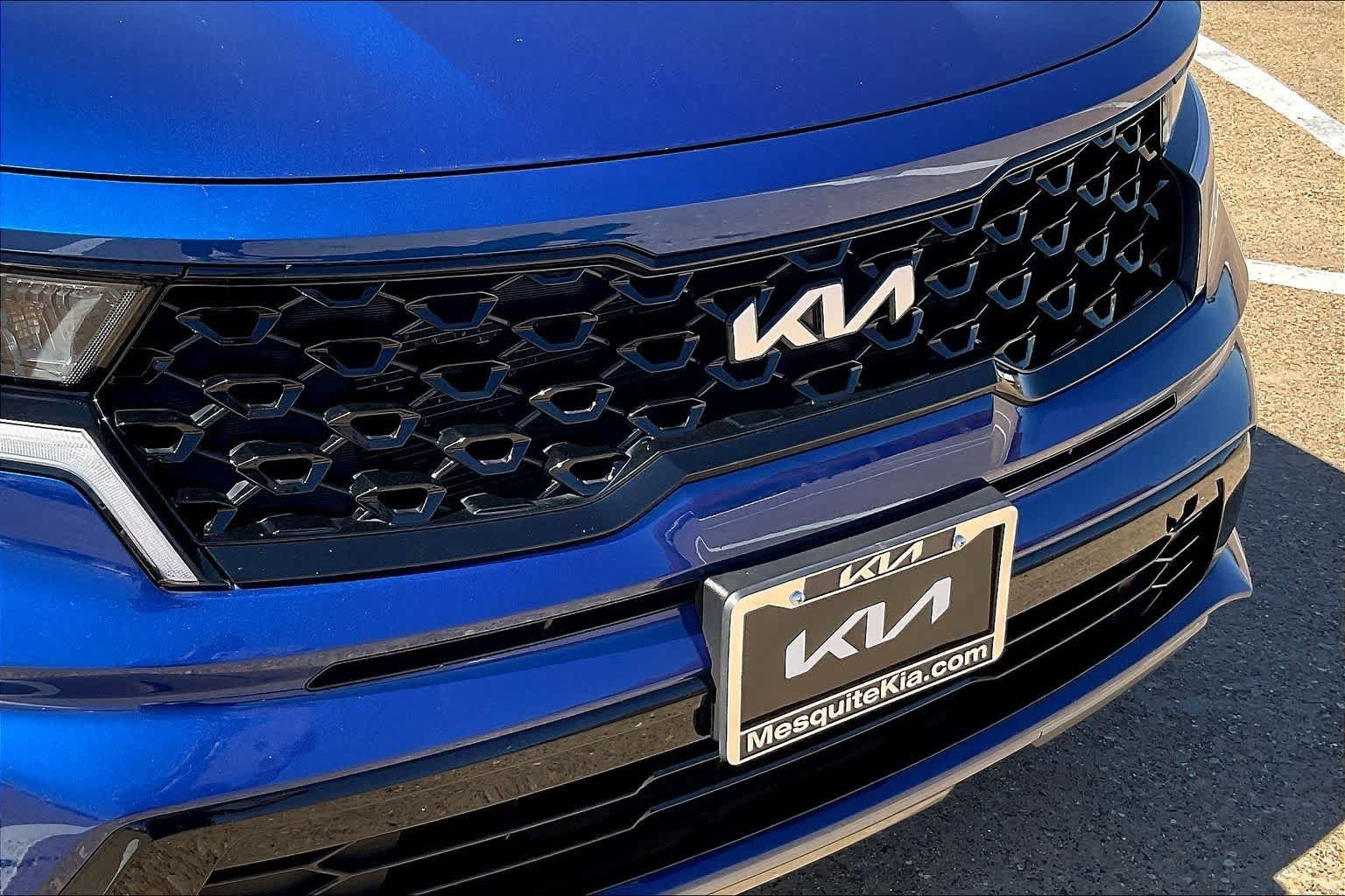 Thumbnail: 2023 Kia Sorento - 32