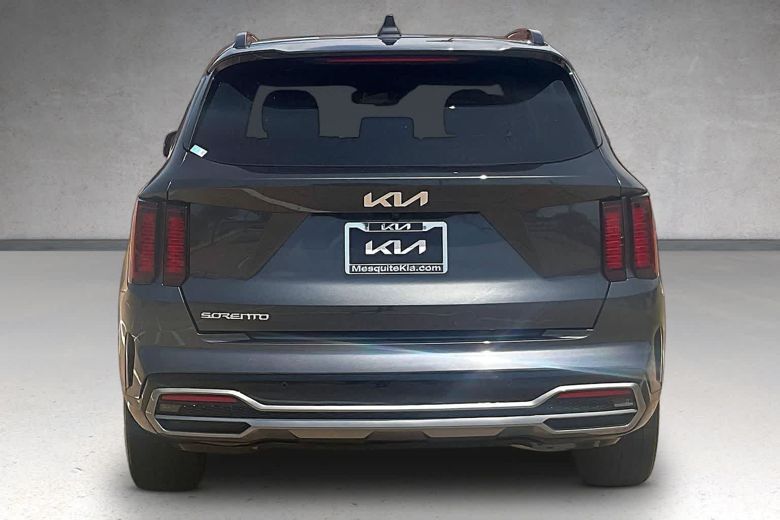 Thumbnail: 2023 Kia Sorento - 5