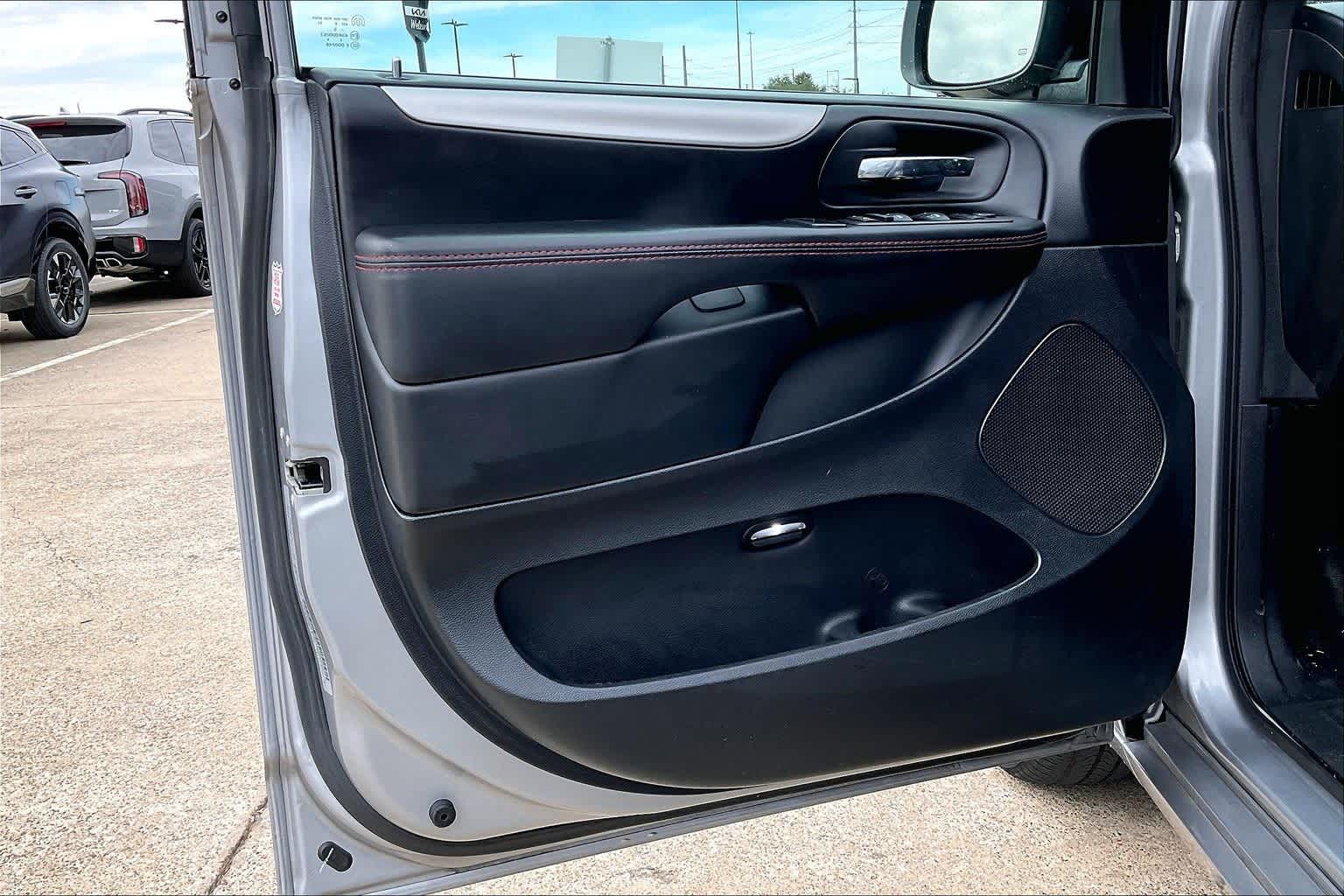 Thumbnail: 2019 Dodge Grand Caravan - 27