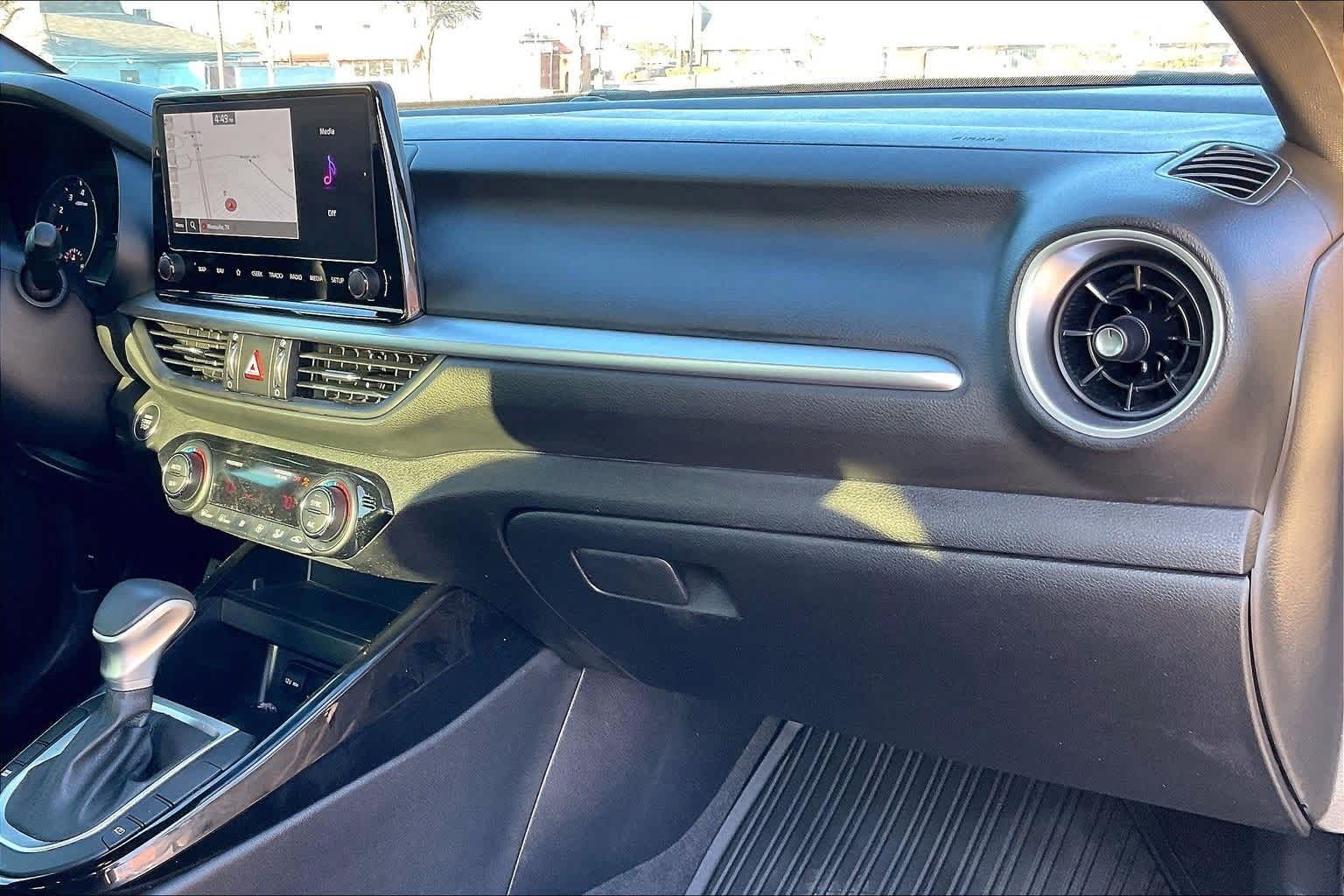 Thumbnail: 2024 Kia Forte - 23