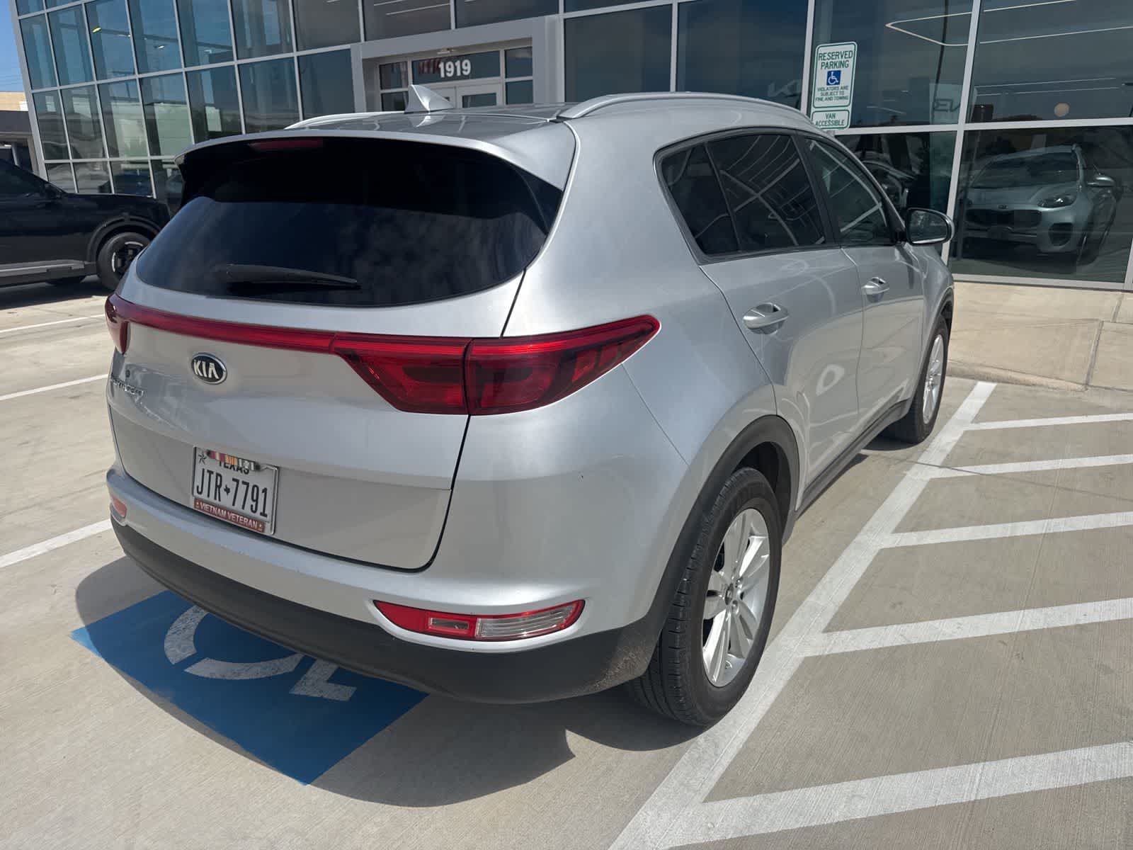 Thumbnail: 2017 Kia Sportage - 6