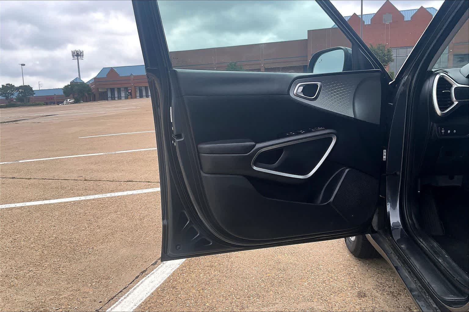 Thumbnail: 2023 Kia Soul - 24