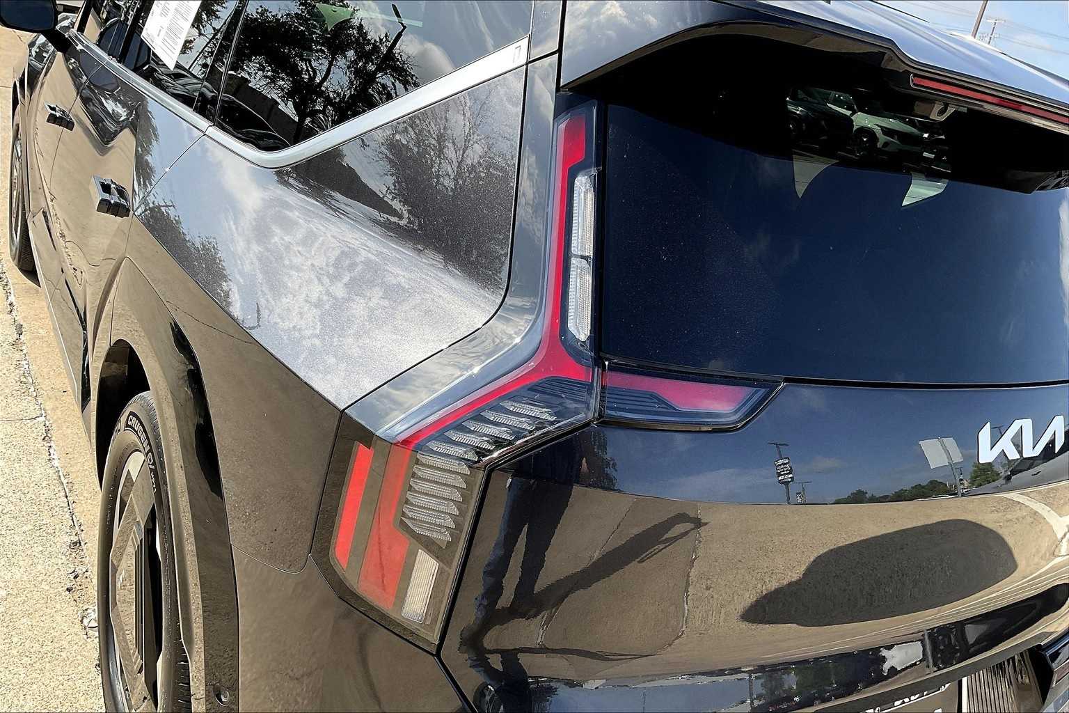 Thumbnail: 2024 Kia EV9 - 31