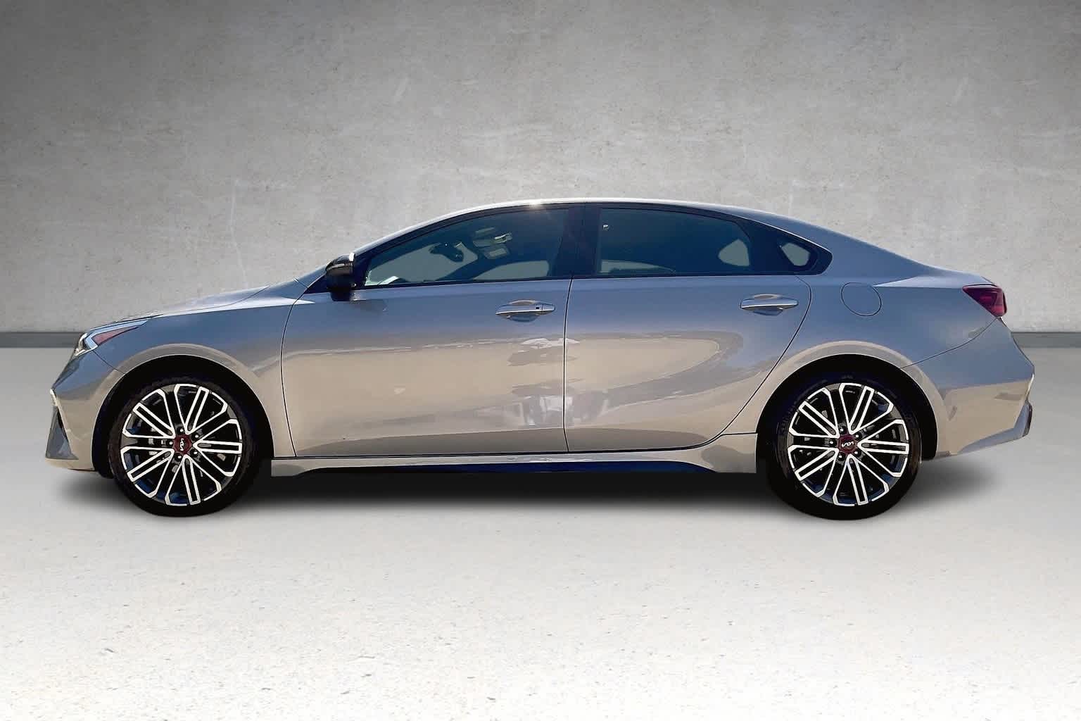 Thumbnail: 2023 Kia Forte - 3