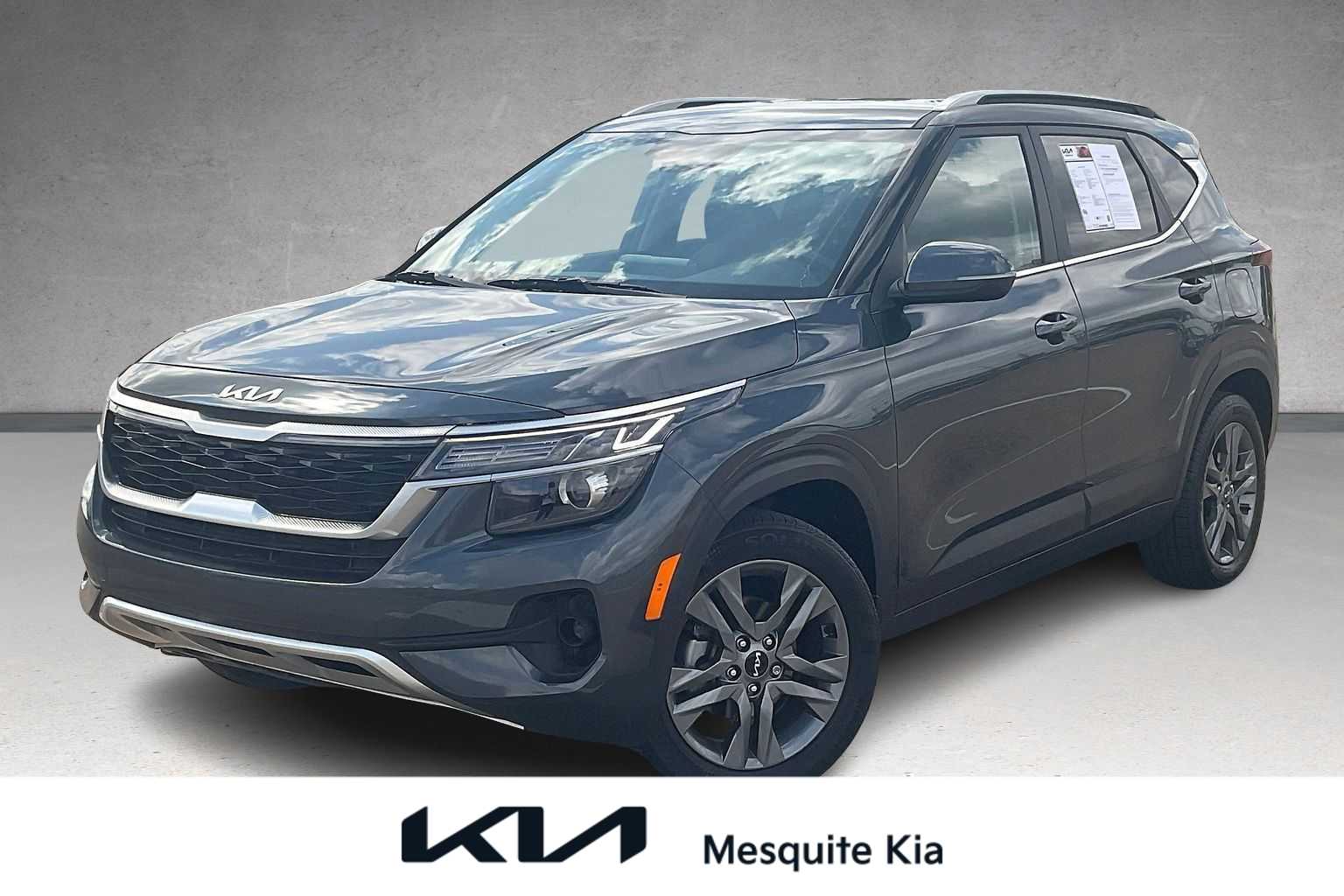 Thumbnail: 2023 Kia Seltos - 1