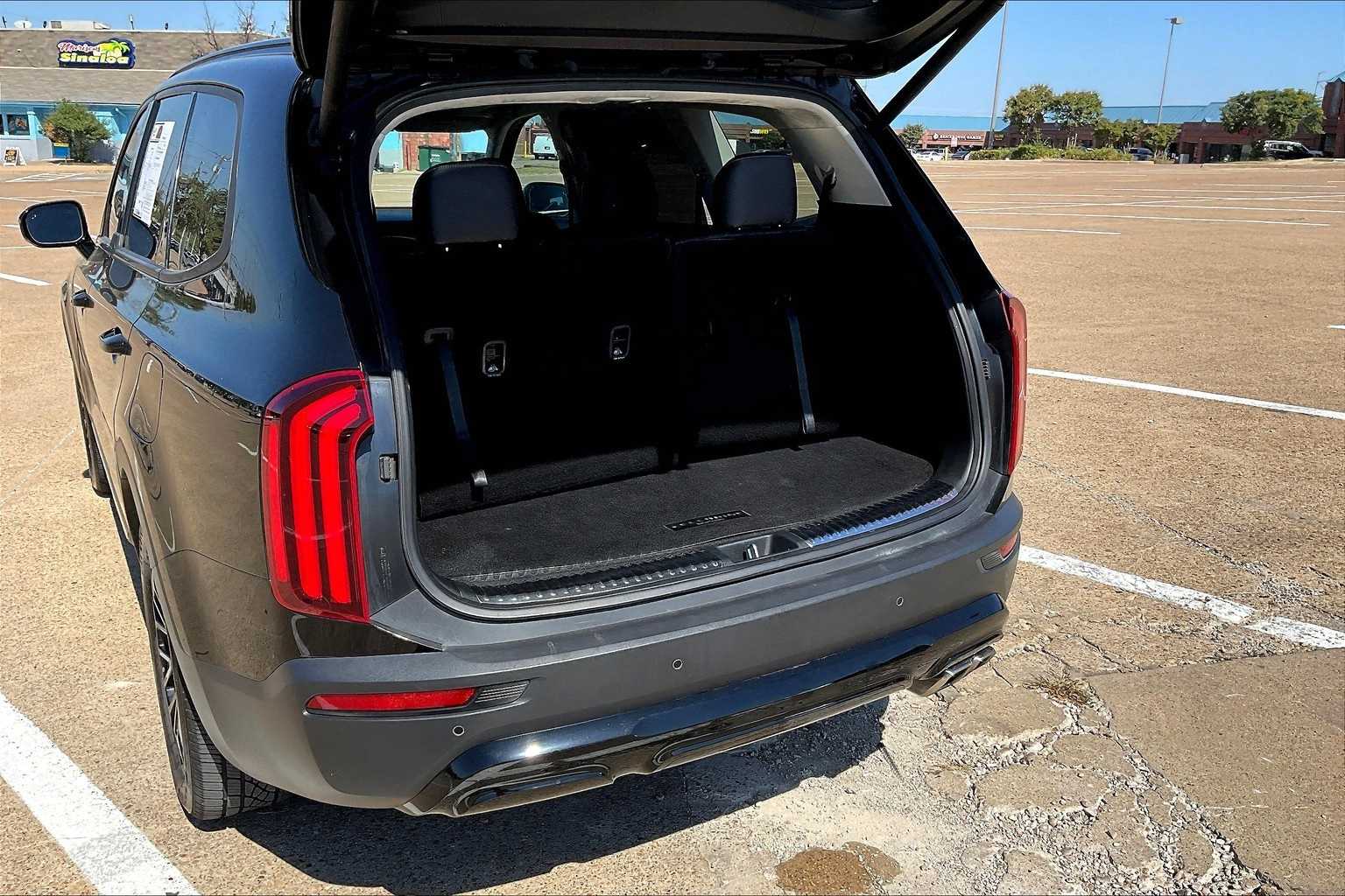 Thumbnail: 2022 Kia Telluride - 18