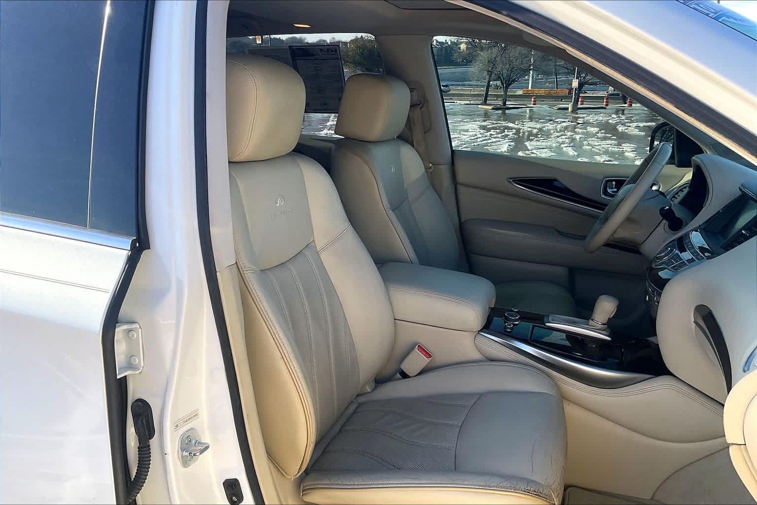 Thumbnail: 2013 INFINITI JX35 - 13