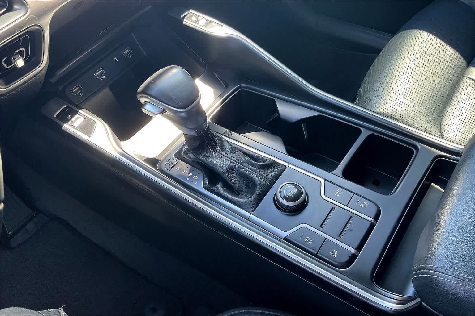 Thumbnail: 2023 Kia Sorento - 16