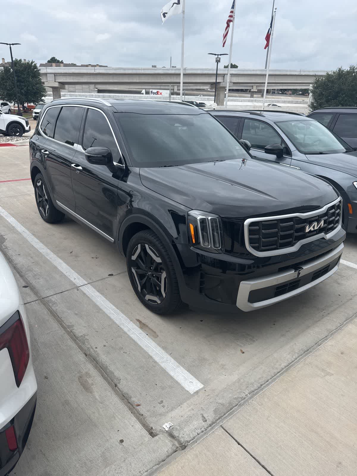 Thumbnail: 2023 Kia Telluride - 3