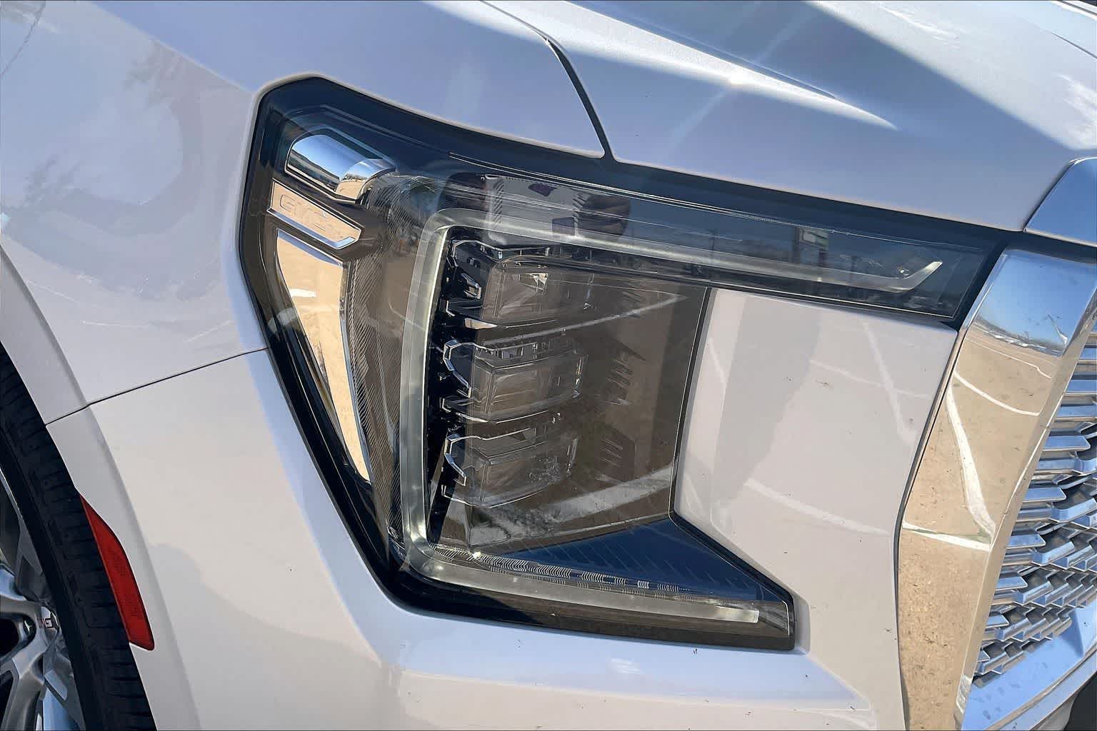 Thumbnail: 2022 GMC Yukon XL - 31