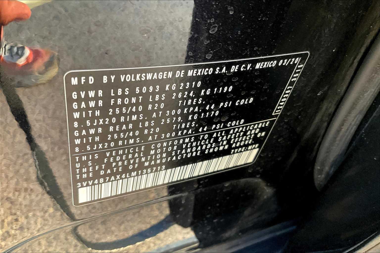 Thumbnail: 2020 Volkswagen Tiguan - 20