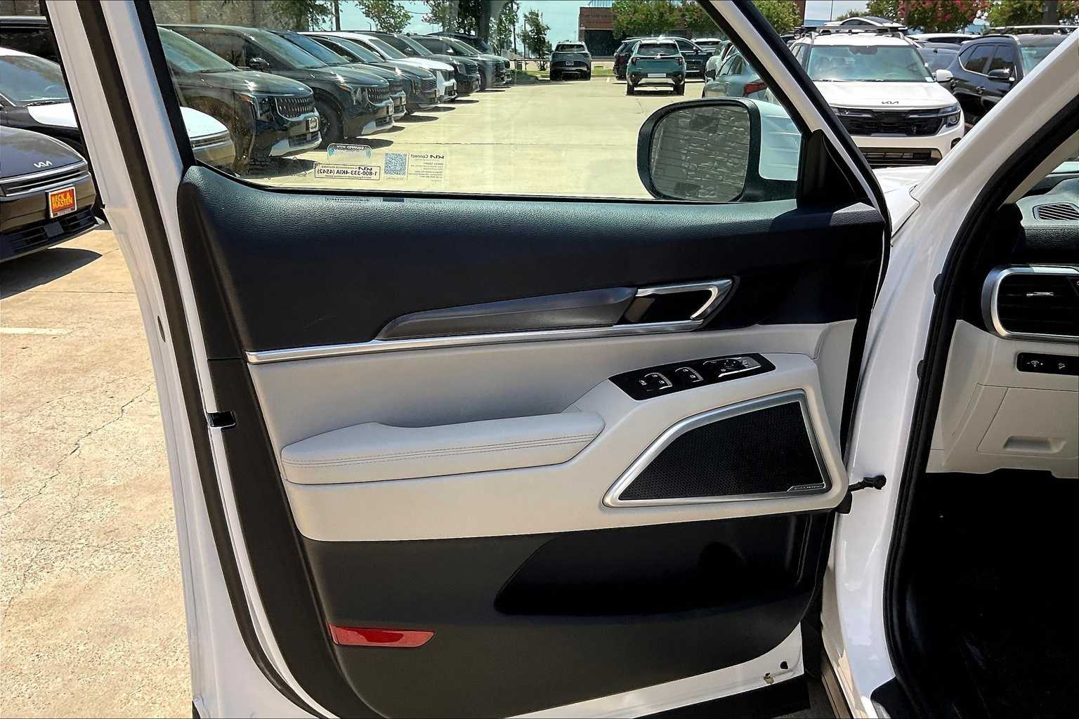 Thumbnail: 2024 Kia Telluride - 26