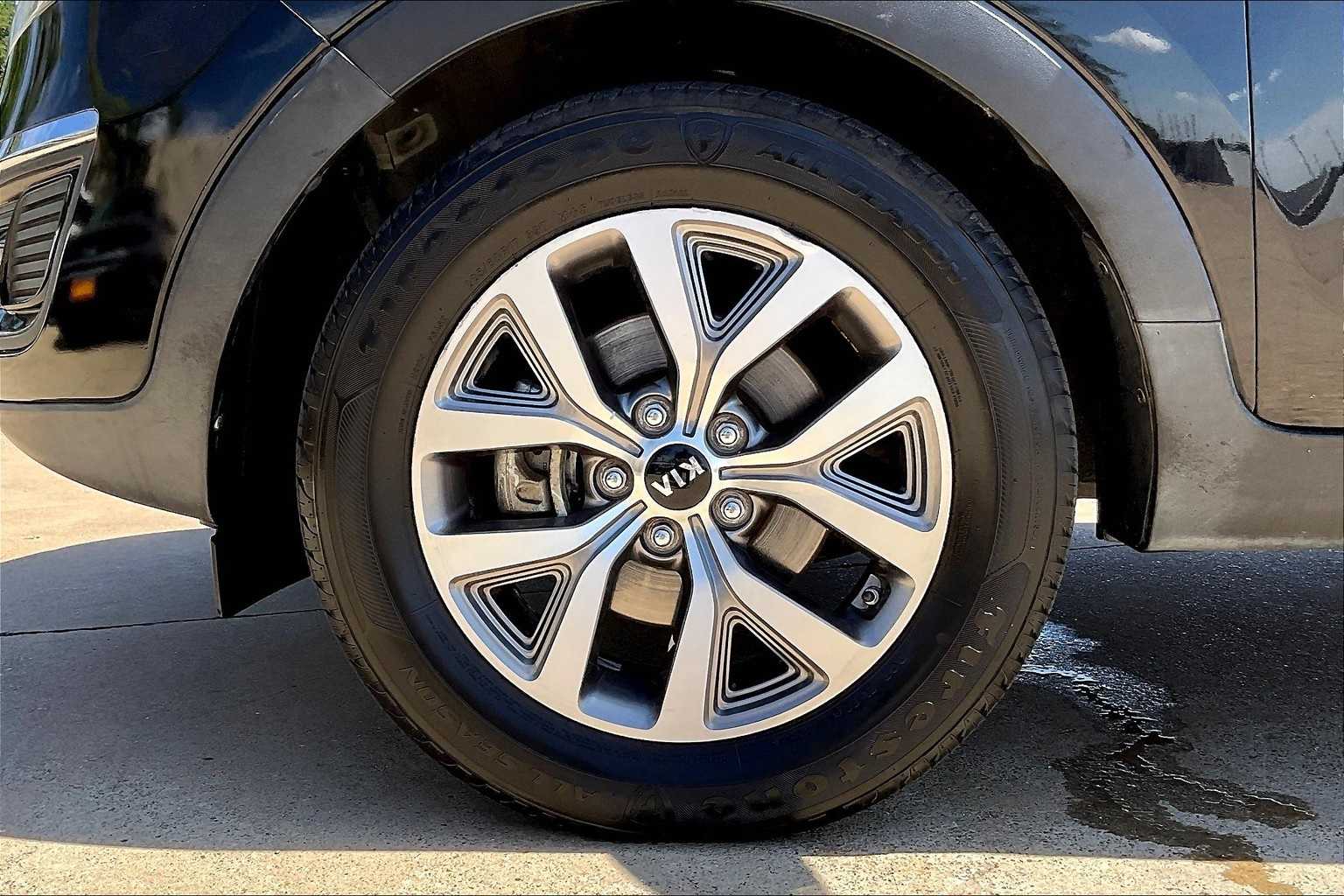 Thumbnail: 2014 Kia Sportage - 7