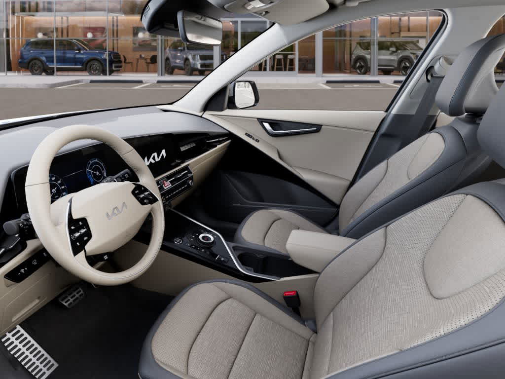 Thumbnail: 2025 Kia Niro - 17
