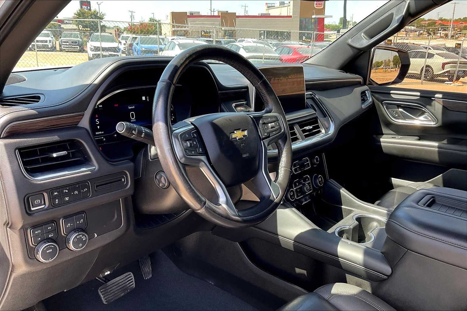 2022 Chevrolet Tahoe LT photo 2