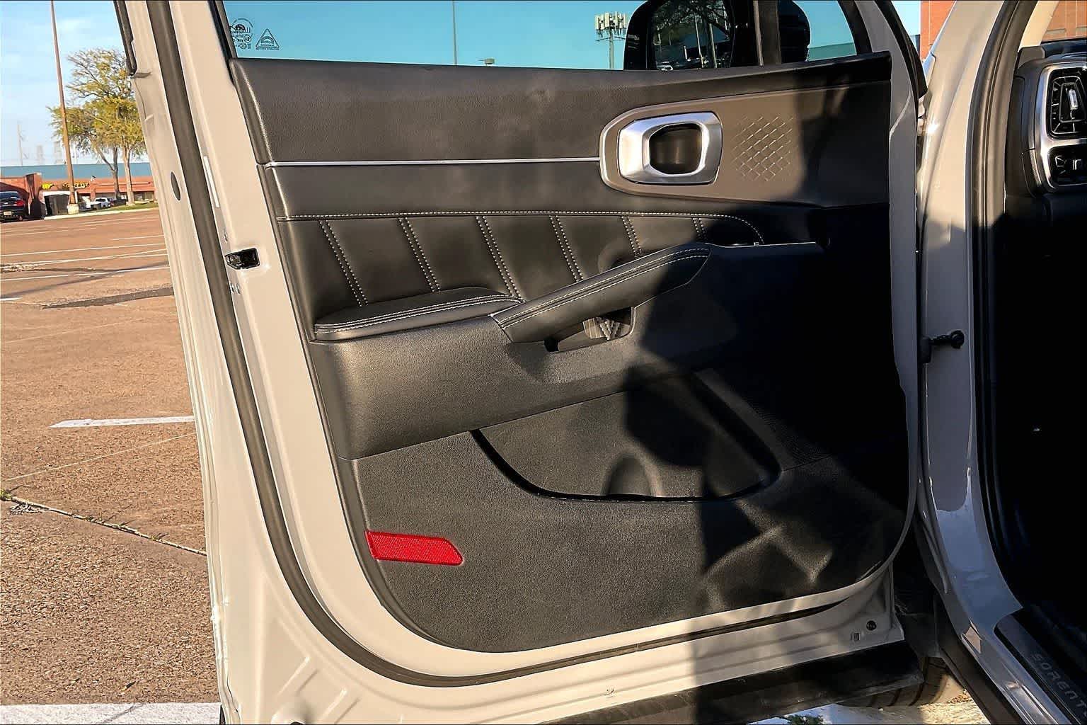 Thumbnail: 2023 Kia Sorento - 27