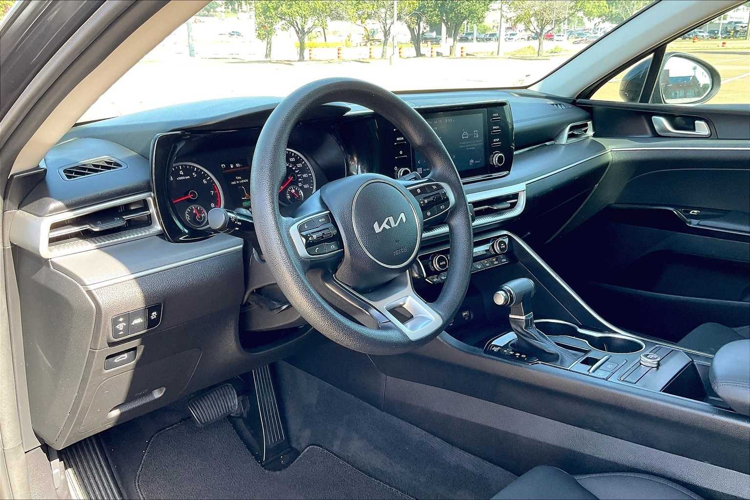 Thumbnail: 2023 Kia K5 - 2