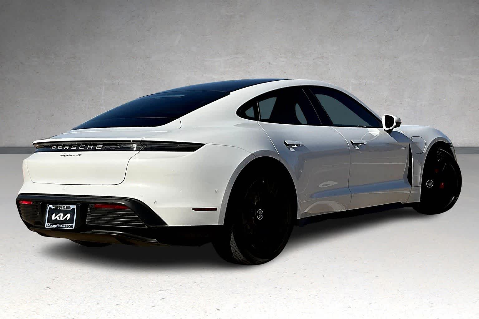 Thumbnail: 2020 Porsche Taycan - 21