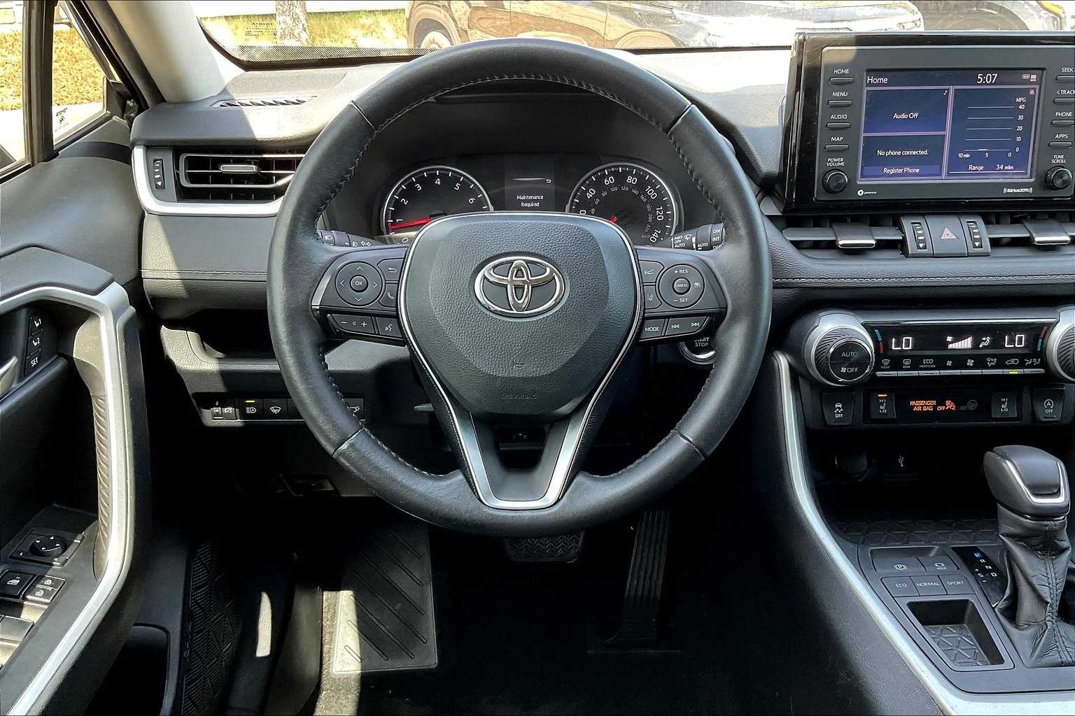 Thumbnail: 2021 Toyota RAV4 - 14