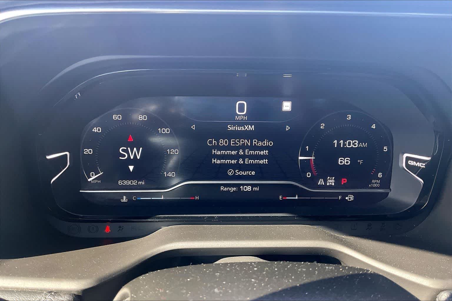 Thumbnail: 2022 GMC Yukon XL - 17