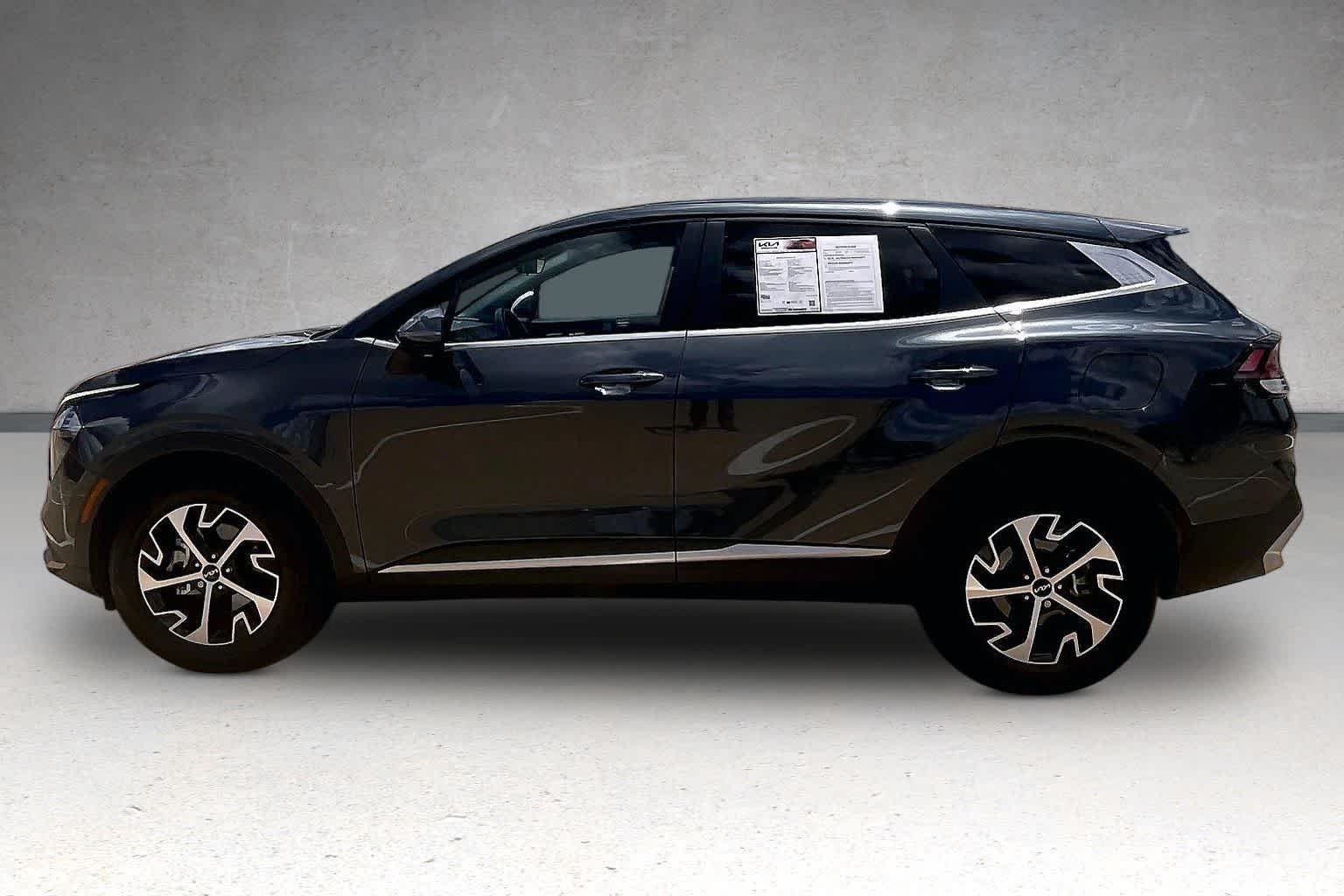 Thumbnail: 2023 Kia Sportage - 3
