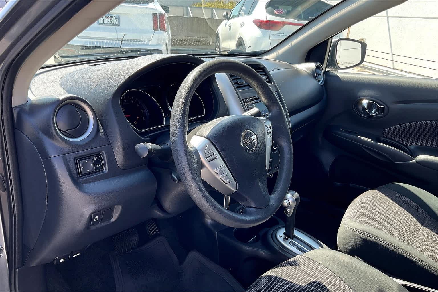 2018 Nissan Versa 1.6 SV 2