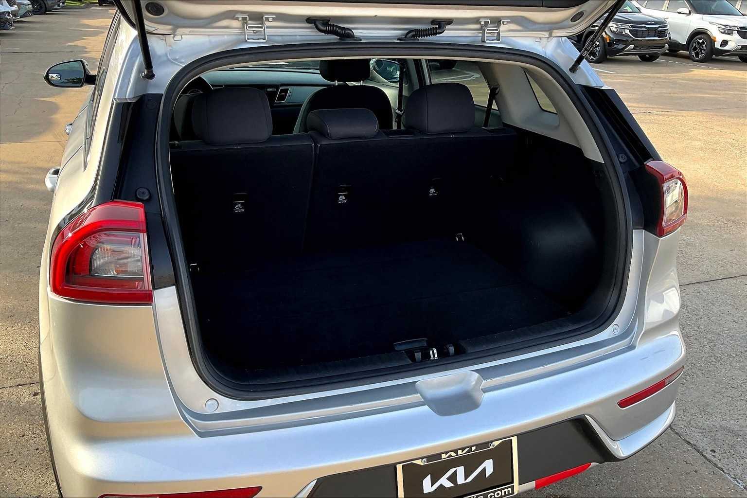 Thumbnail: 2018 Kia Niro - 18