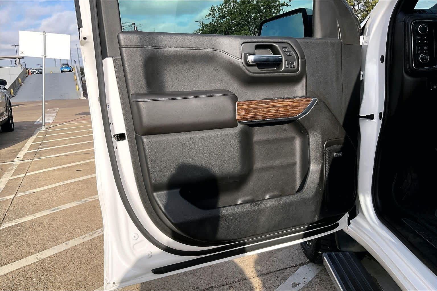 Thumbnail: 2019 Chevrolet Silverado 1500 - 27