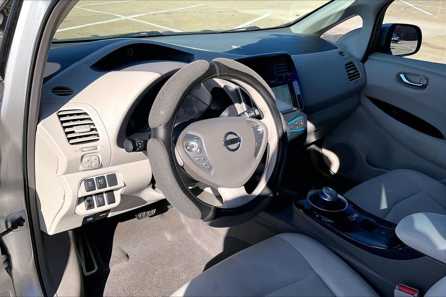 Used 2011 Nissan LEAF SL with VIN JN1AZ0CP3BT001988 for sale in Mesquite, TX