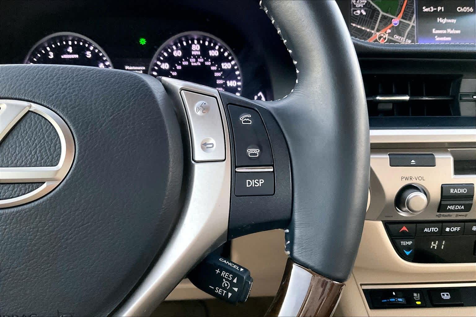 Thumbnail: 2013 Lexus ES - 25