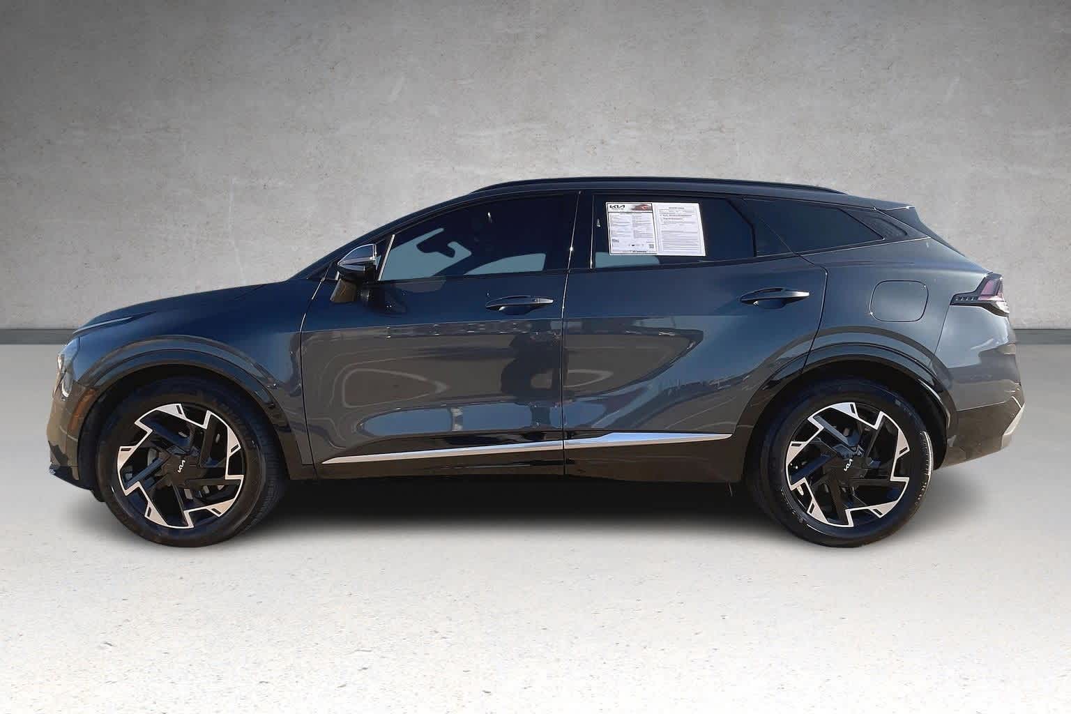 Thumbnail: 2023 Kia Sportage - 3