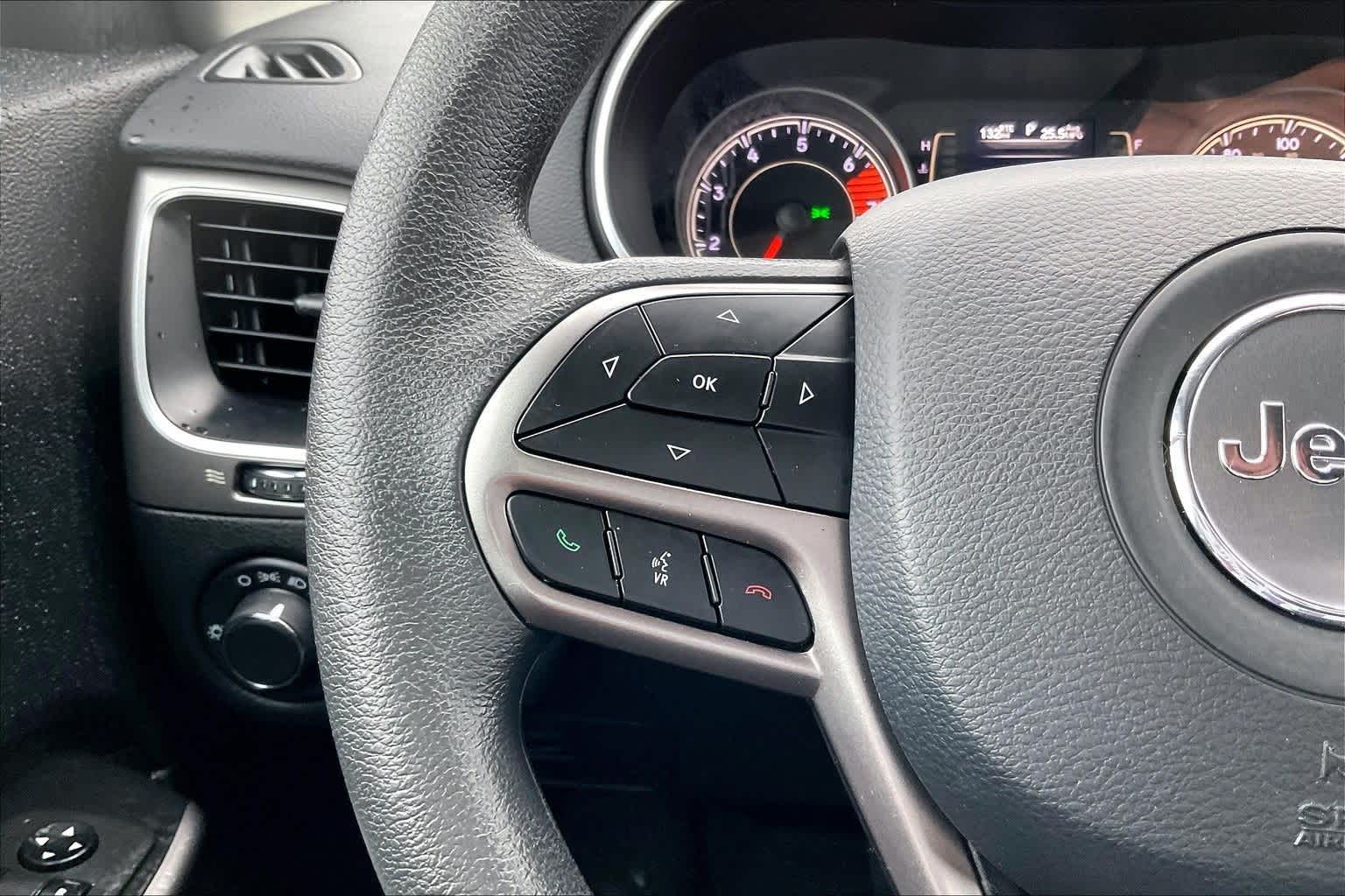 Thumbnail: 2021 Jeep Cherokee - 24