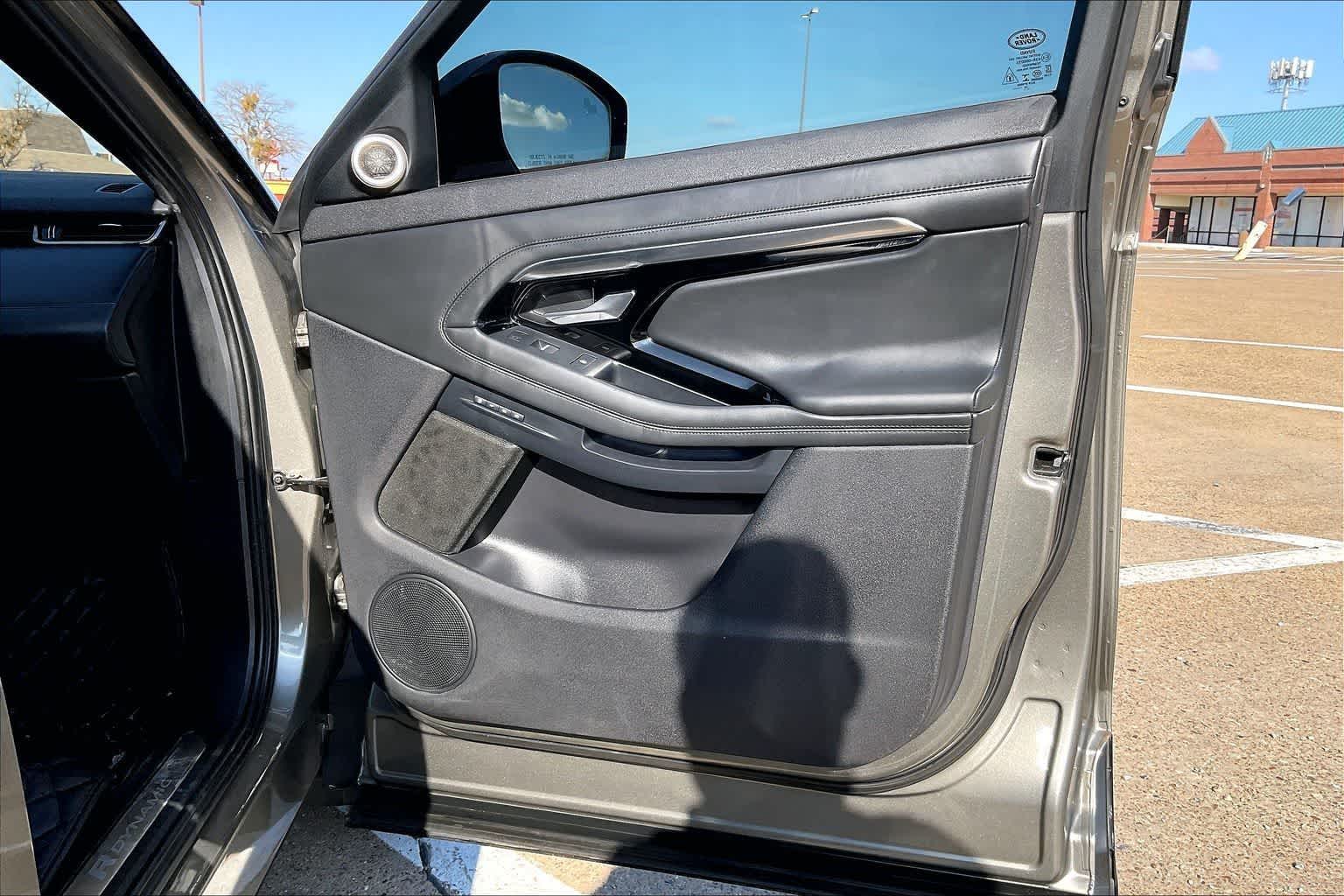 Thumbnail: 2020 Land Rover Range Rover Evoque - 28