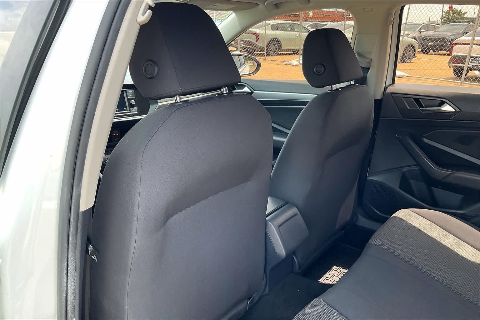 Thumbnail: 2019 Volkswagen Jetta - 11