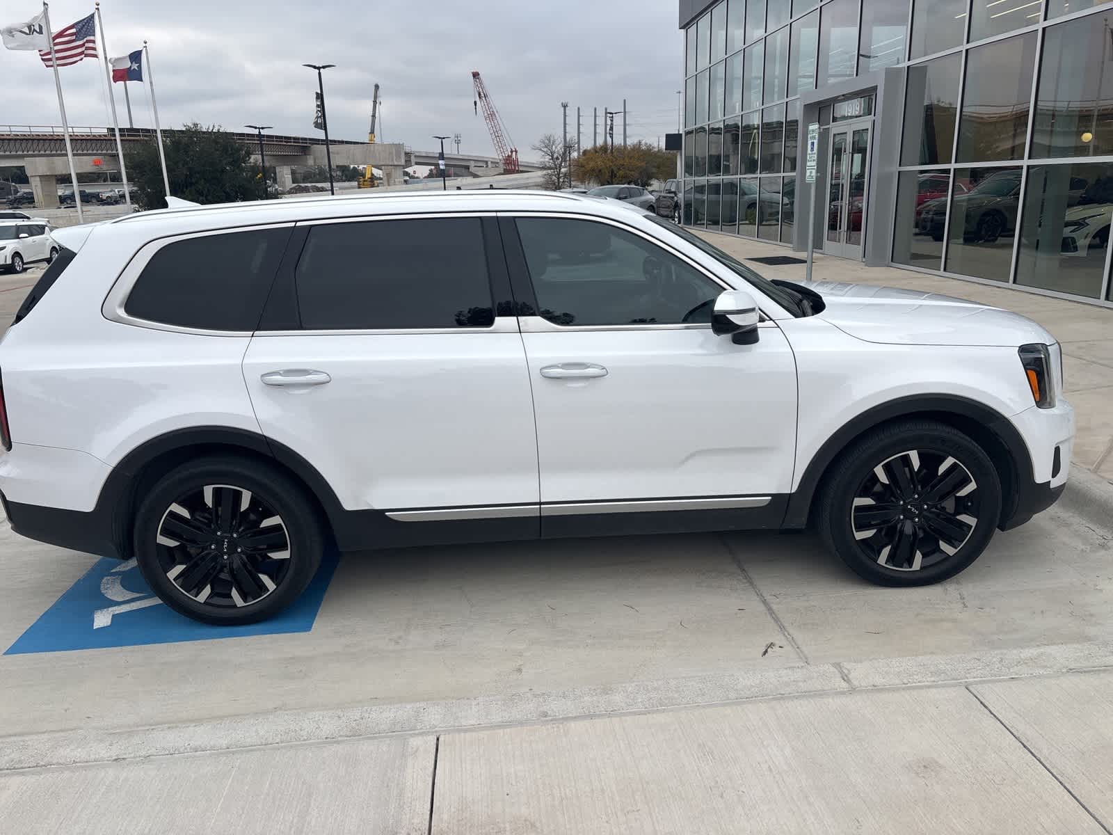 Thumbnail: 2023 Kia Telluride - 7